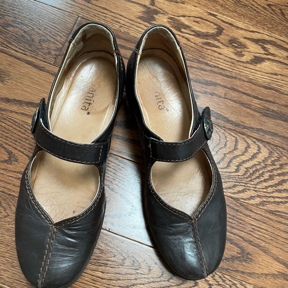 Sanita Shoes - Sanita (made in Portugal) leather MARY JANES, Chocolate brown. Very comfortable.